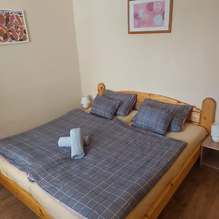 Yvette Apartmanhaz Hotel