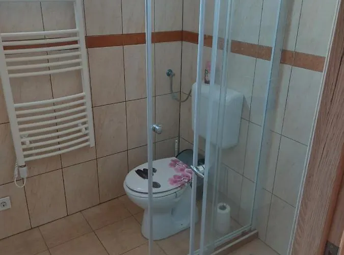 Yvette Apartmanhaz ホテル Cserkeszőlő